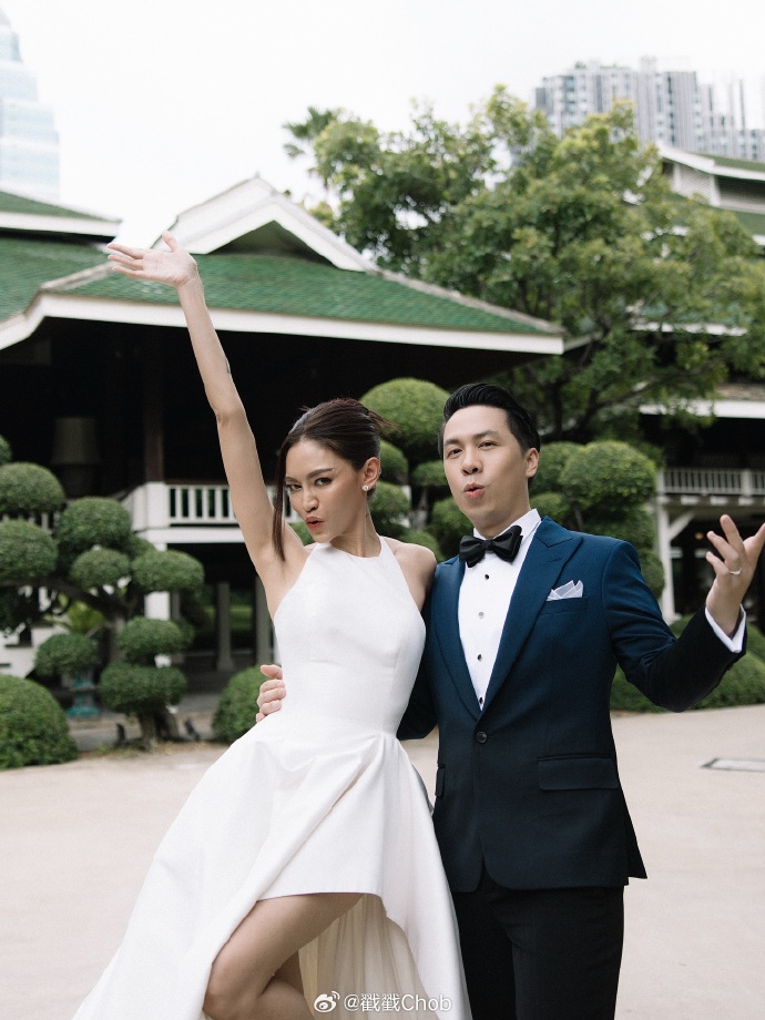 Klear女主唱自曝惨痛情史 网友误会是现任丈夫