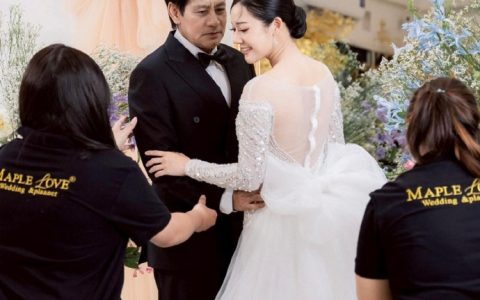 28岁年龄差挡不住真爱！Tide与Tubtim甜蜜拍婚纱照