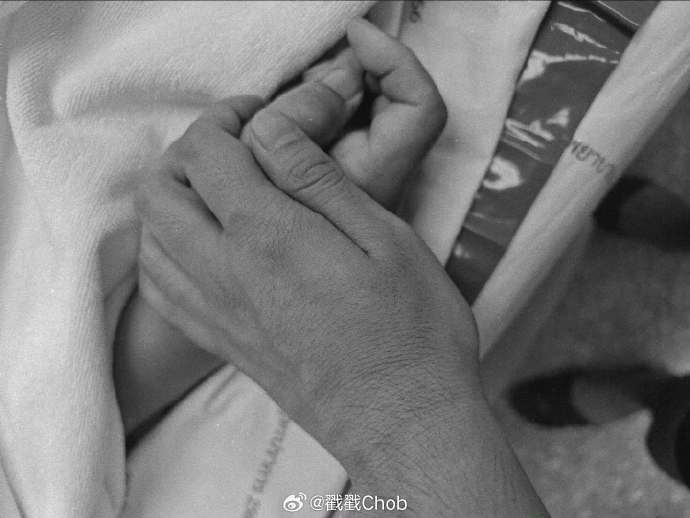 Kimmon Warodom悲痛送别父亲 圈内外齐声悼念