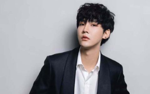 Kimmon Warodom悲痛送别父亲 圈内外齐声悼念