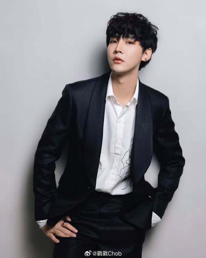 Kimmon Warodom悲痛送别父亲 圈内外齐声悼念