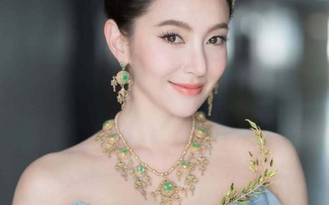 Bella与Pat因声援边境冲突民众遭柬网友围攻