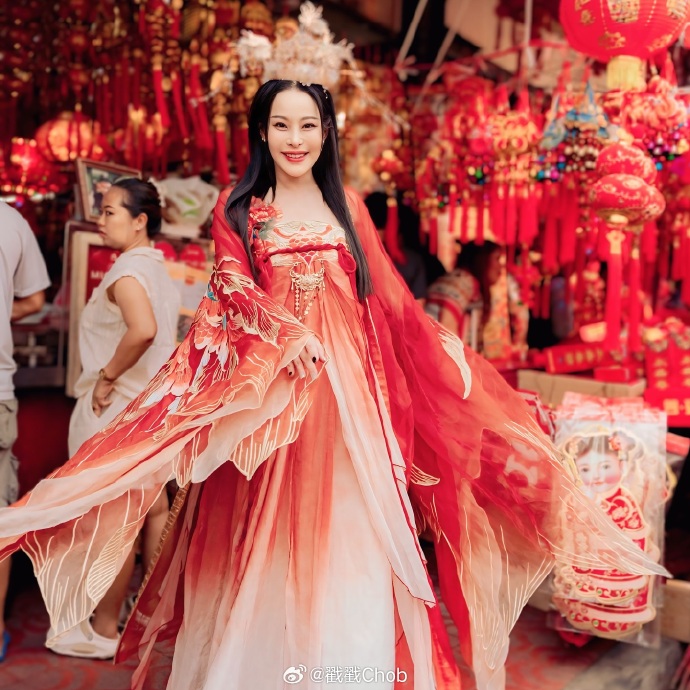 从反派女王到古典美人 反派女王展现无限可能