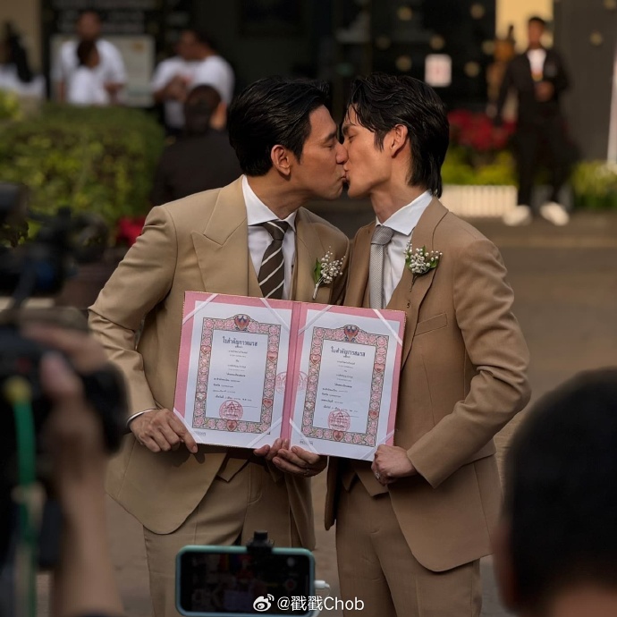 Porsch&Arm率先登记结婚 泰国婚姻平等迈出重要一步