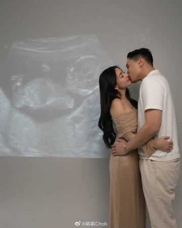 Prawfar Karanchida分享喜讯 秀超声波图宣布怀孕