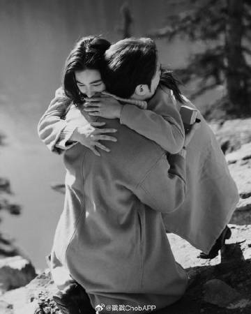 Mac Weerakaniz浪漫求婚成功！Vill Wannarot点头答应 甜蜜迈向人生新阶段