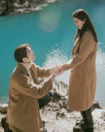 Mac Weerakaniz浪漫求婚成功！Vill Wannarot点头答应 甜蜜迈向人生新阶段