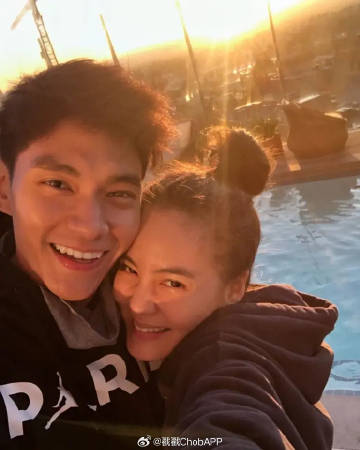 Janie Tienphosuwan回应婚变传闻！与Mickey关系成谜 坦言专注工作