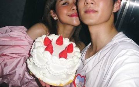 Captain Chonlathorn恋爱五周年秀甜蜜！与Ploy Chava暂无结婚计划