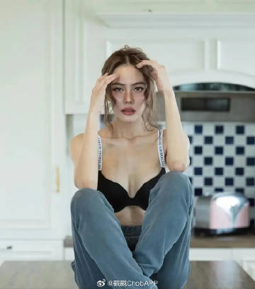 Janie Tienphosuwan再拒回应婚变！缺席采访引离婚猜测升温