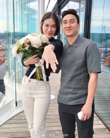 Matt Peeranee惊喜宣布订婚！神秘男友求婚成功甜翻网友