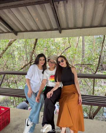 Aum Patchrapa与Poo Praya久违同框！探访流浪狗传递爱心