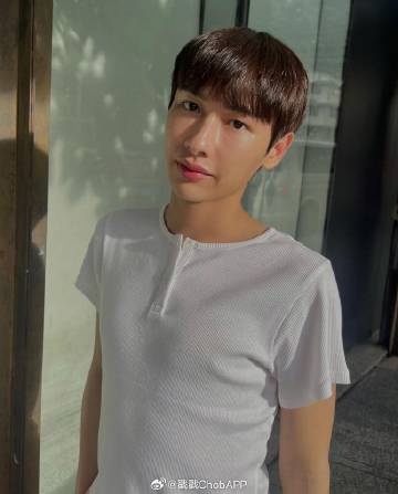 Gun Atthaphan斩获Seoul国际电视剧大奖“杰出亚洲明星”，人气实力获国际认可