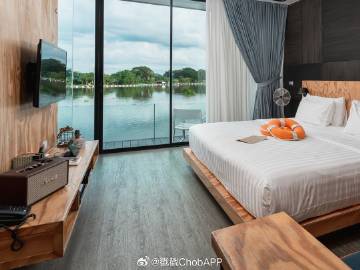 Gun Atthaphan荣获Seoul国际电视剧大奖“杰出亚洲明星”，粉丝狂欢庆祝