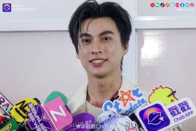 Gulf Kanawut香港见面会暖心收官，携家人游迪士尼，新剧拍摄进度达70%