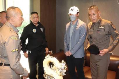 Yardthip Rachapal丈夫涉Forex-3D诈骗案再曝猛料，被指“原为中国人”引热议