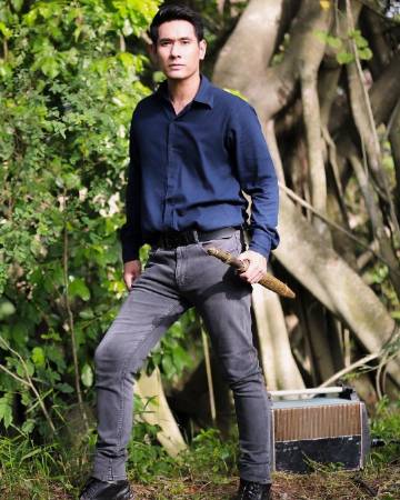 Om Akapan养病期间被曝恋情，神秘女友身份曝光引关注