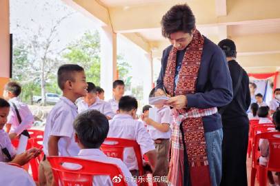 Jam Rachata28岁生日行善，携粉丝筹70万泰铢助建图书馆