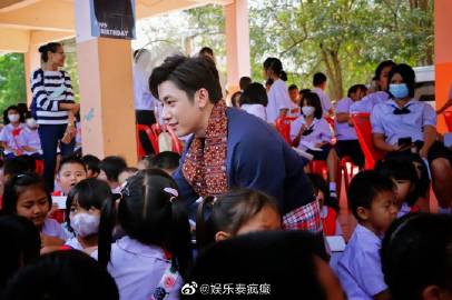 Jam Rachata28岁生日行善，携粉丝筹70万泰铢助建图书馆