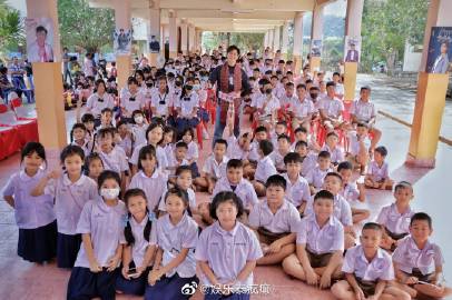 Jam Rachata28岁生日行善，携粉丝筹70万泰铢助建图书馆