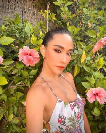 Ploy Chermarn吐槽泰剧老套欲转型国际市场,否认与Claudine情变