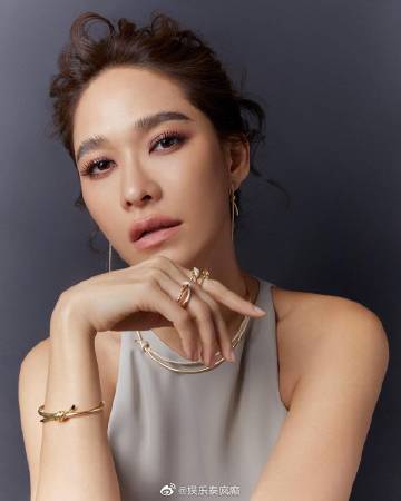 Ploy Chermarn吐槽泰剧老套欲转型国际市场,否认与Claudine情变