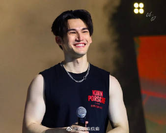 Perth Nakhun确诊新冠致歉，曼谷见面会后紧急居家隔离