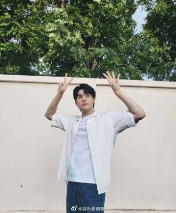 Sky Wongravee确诊新冠伴低烧喉咙发炎，工作延期恢复后再进行