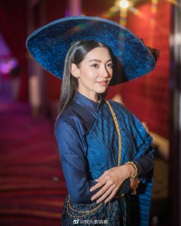 Bella否认为躲前任拒工,淡看旧情称顺其自然等待爱情