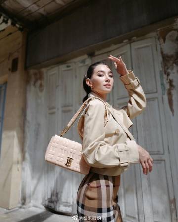 Bella否认为躲前任拒工,淡看旧情称顺其自然等待爱情