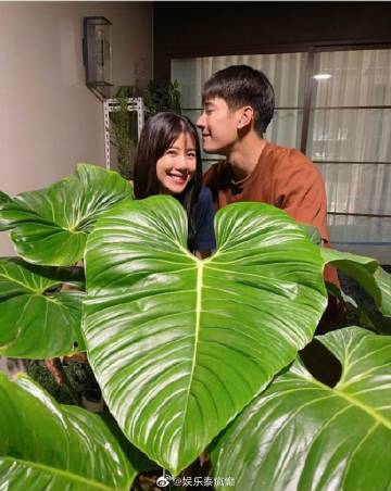 Esther否认与Ken分手传闻，七年恋情稳定不惧“魔咒”