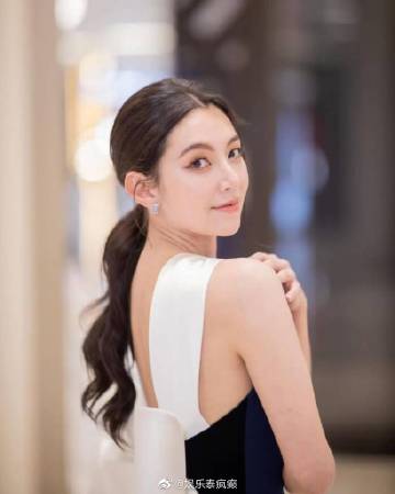 Bella Ranee被曝拒接百万活动邀约，疑为避谈前任Weir引关注