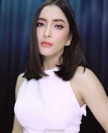 Pinky Savika回应“臭脸不理粉丝”争议，解释因急找厕所致误会