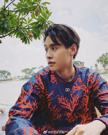 Billkin赴美遭砸车盗窃，护照平板被偷所幸资料无外泄