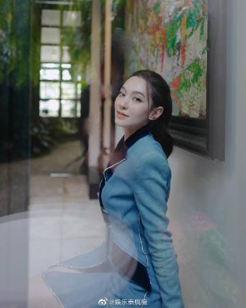 Bella淡回应前任Weir婚讯,称享受单身暂未准备恋爱