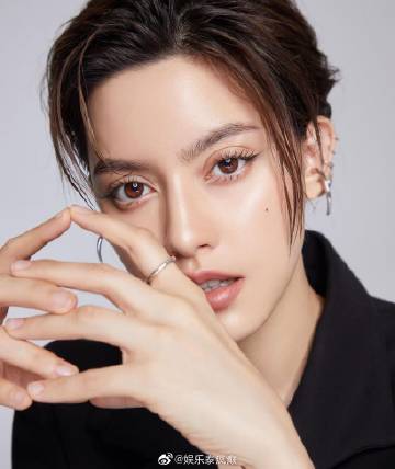 Nink Chanya抗癌心态积极：与病共存享受生活不惧未来