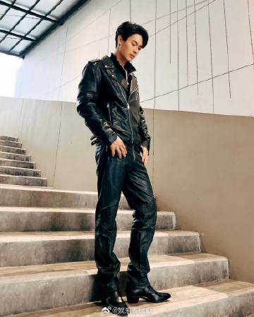 Win Metawin确诊新冠轻症居家隔离，工作延期待康复