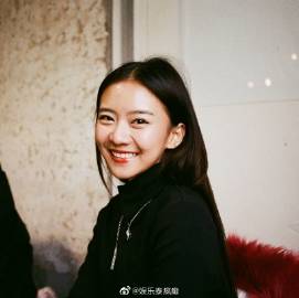 Weir女友Vicky甜笑视频曝光，神似大S与Pearwah引热议