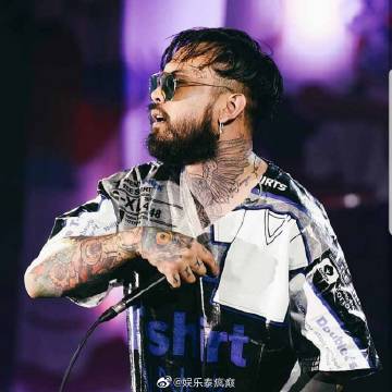 URBOYTJ停工入院治疗抑郁症，坦言电疗过程压抑如监狱