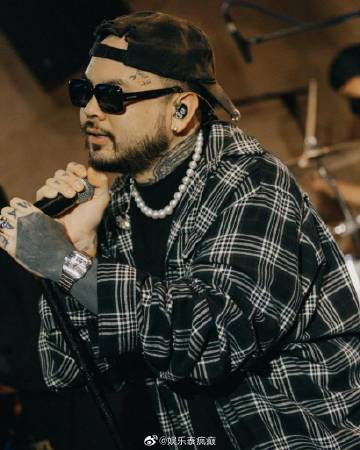 URBOYTJ停工入院治疗抑郁症，坦言电疗过程压抑如监狱