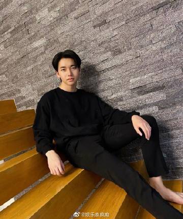 《黑帮虐恋》剧组多人确诊新冠，主演接连中招引关注