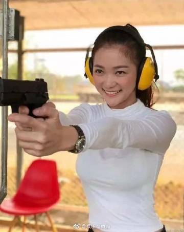 Weir恋情获母亲认可，传将与女友Vicky闪婚引关注