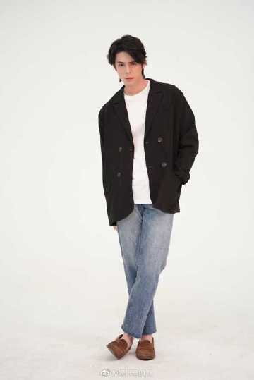 三台联手Change2561推女同剧《Rak Kaew》,力图扭转收视低迷局面