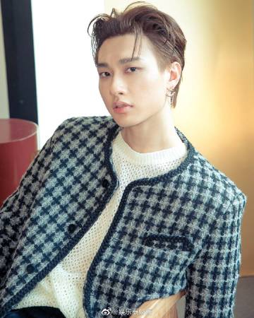 Gun Napat银行卡被盗刷16万泰铢，报警后资金成功追回