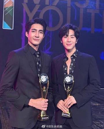 Earth Pirapat以及Mix Sahaphap双双确诊新冠轻症，居家隔离工作全面延期