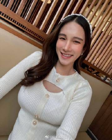 Noey Paphada喜迎爱女Peony出生，圈内好友粉丝齐送祝福