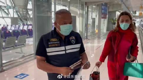 Anna TVPool被警方带走画面曝光引争议，律师批侵犯被告权利