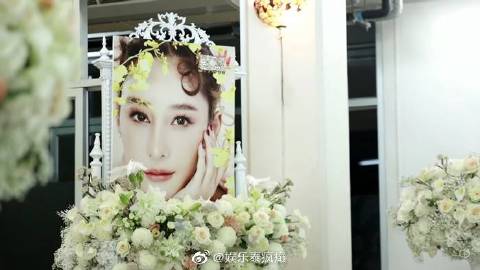 Tangmo Nida葬礼举行母亲含泪致辞，呼吁放下仇恨学会原谅