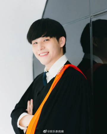 泰国毕业季男星盘点：Singto Prachaya、PP Krit等顺利完成学业引关注