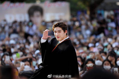 泰国毕业季男星盘点：Singto Prachaya、PP Krit等顺利完成学业引关注